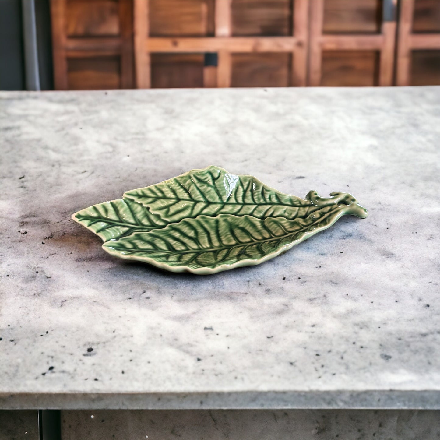 Bordallo Lettuce Leaves Dish