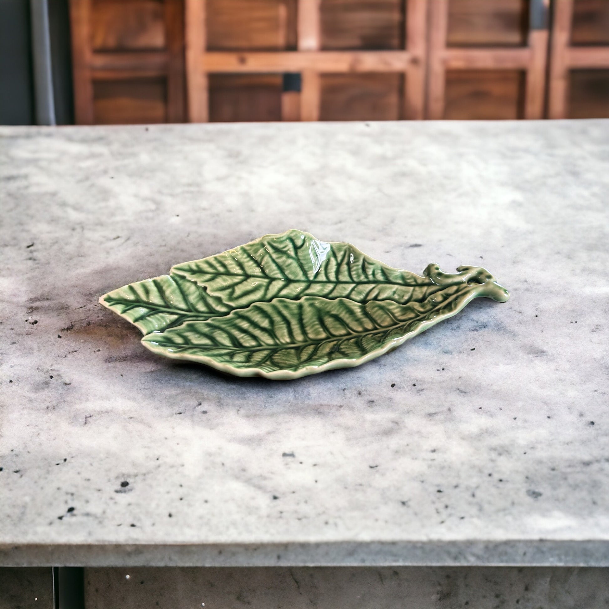 Bordallo Lettuce Leaves Dish