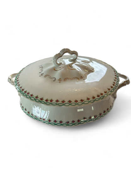 Vintage Casserole Dish Elegance for Your Table