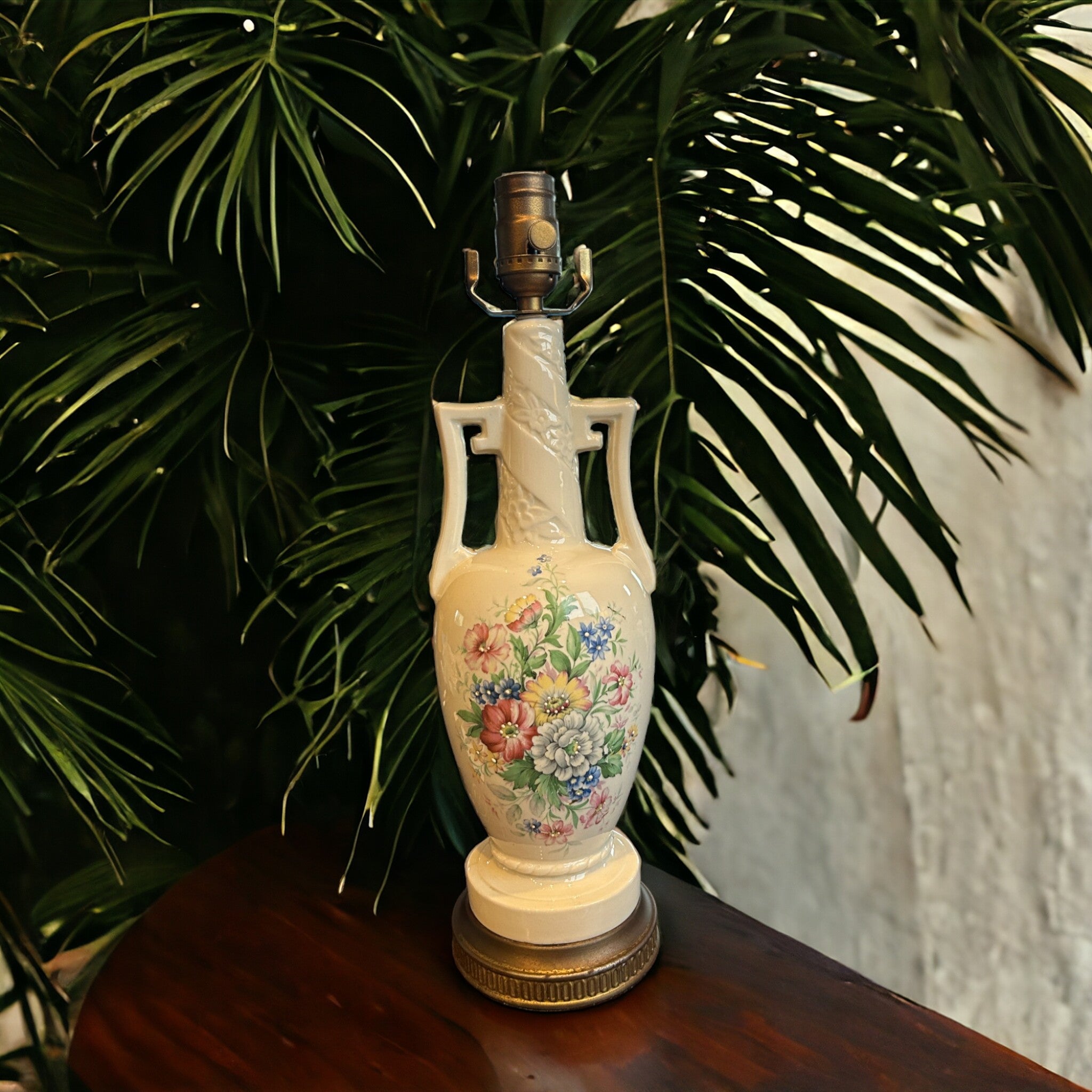 Vintage Floral Lamp Photo room